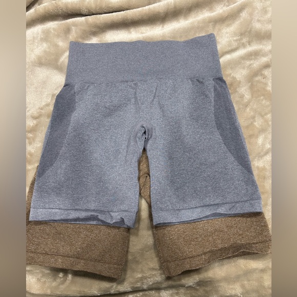 XS brown and gray NVGTN gym shorts - Picture 3 of 3